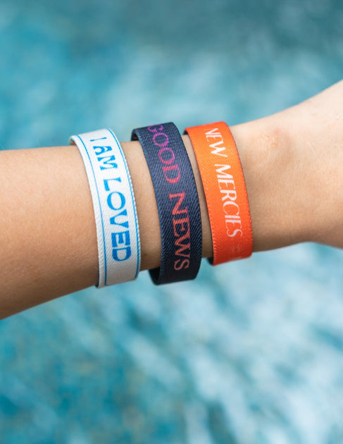 4 Reversible Wristbands