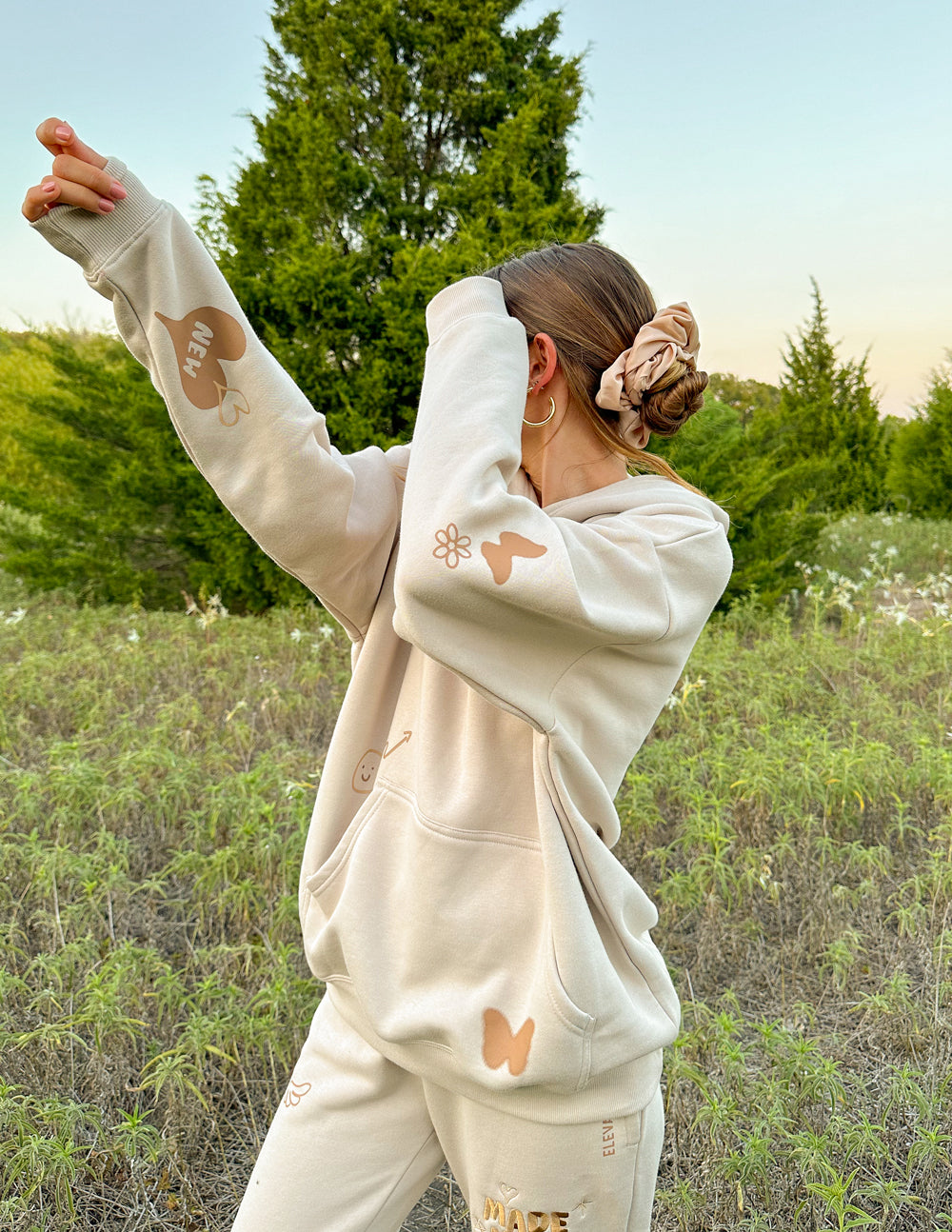 SHISHIKUIシシクイhoodie two ベージュレミレリーフフーディー REMI
